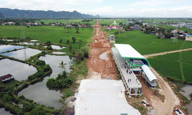 Pembangunan Stasiun Kereta Yang Menghubungkan Kabupaten Barru dan Makassar Hampir Selesai