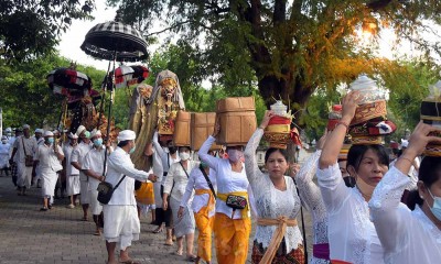 Jelang Perayaan Kuningan di Bali