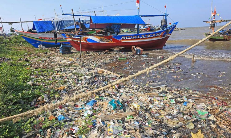 Pemerintah Targetkan Kurangi Sampah Plastik Hingga 70 Persen Pada 2025