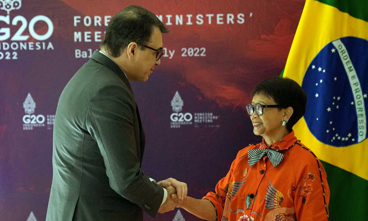Menlu Retno Marsudi Bertemu Dengan Sejumlah Menlu Negara Sahabat di Bali