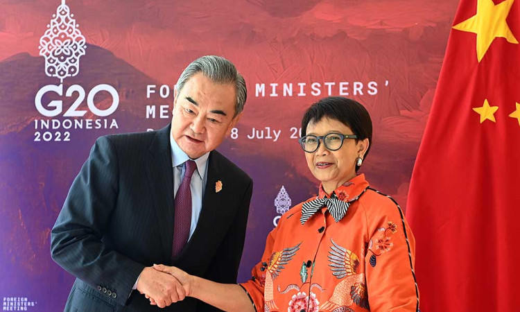 Menlu Retno Marsudi Bertemu Dengan Sejumlah Menlu Negara Sahabat di Bali