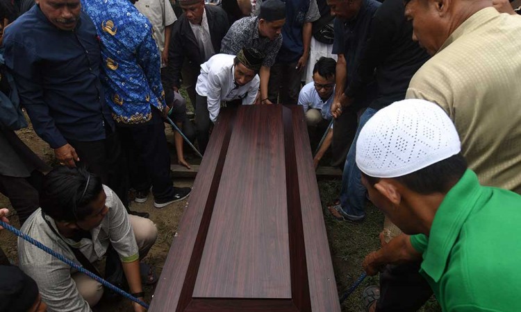 Suasana Haru Selimuti Pemakaman Korban Penembakan KKB di Papua