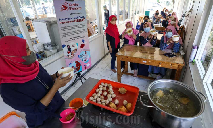 Program Kartini Bluebird Tingkatkan Perekonomian Keluarga Pengemudi