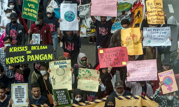 Anak-Anak Muda se-Pulau Jawa Gelar Unjuk Rasa Terkait Krisis Iklim