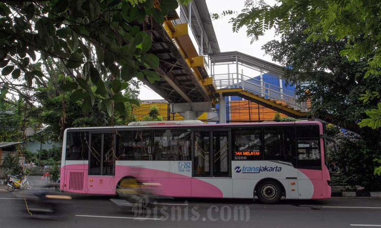 Bus Transjakarta Khusus Wanita Kembali Dioperasikan