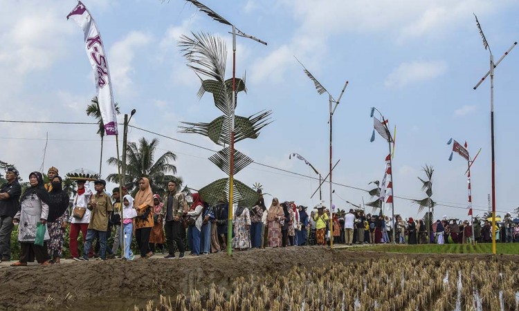 Festival Kolecer dan Beubeutian di Tasikmalaya