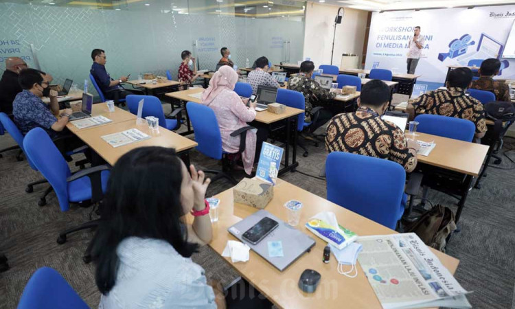 Kemenkeu dan Bisnis Indonesia Gelar Workshop Menulis Opini di Media Massa 