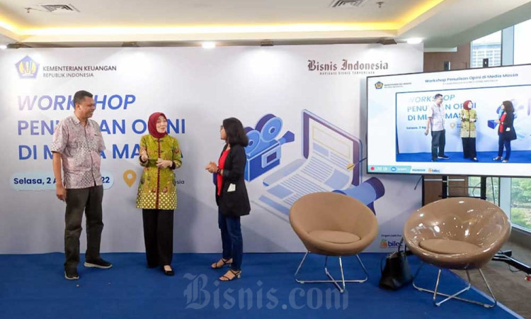 Kemenkeu dan Bisnis Indonesia Gelar Workshop Menulis Opini di Media Massa 