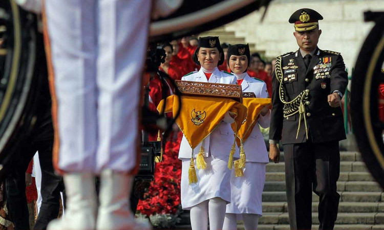 Kirab Bendara Pusaka Merah Putih di Kawasan Silang Monas