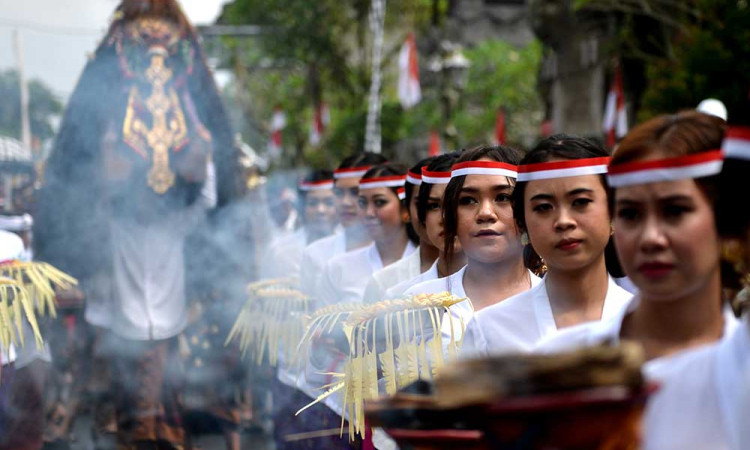 Kemeriahan Parade Seni Kemerdekaan di Kawasan Ubud Bali