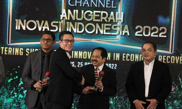 Smartfren Tiga Kali Juara, Raih Penghargaan IDX Channel Anugerah Inovasi Indonesia 2022
