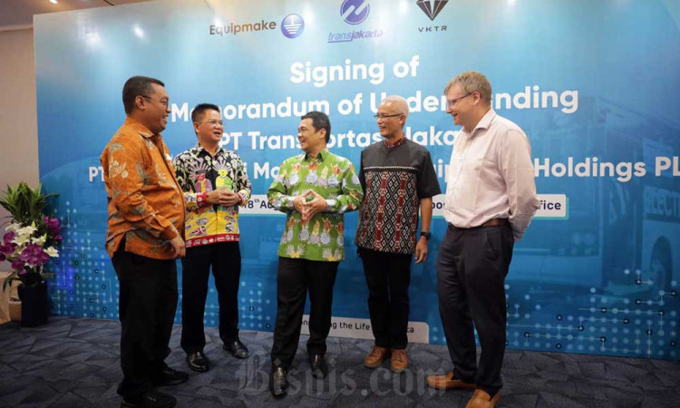 Transjakarta Akan Mengonversi Bus Konvensional Menjadi Bus Listrik 