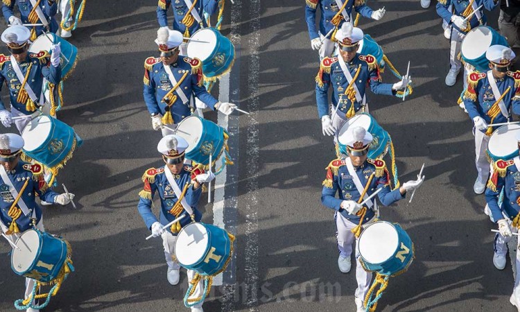 Kirab Drumband Akademi TNI