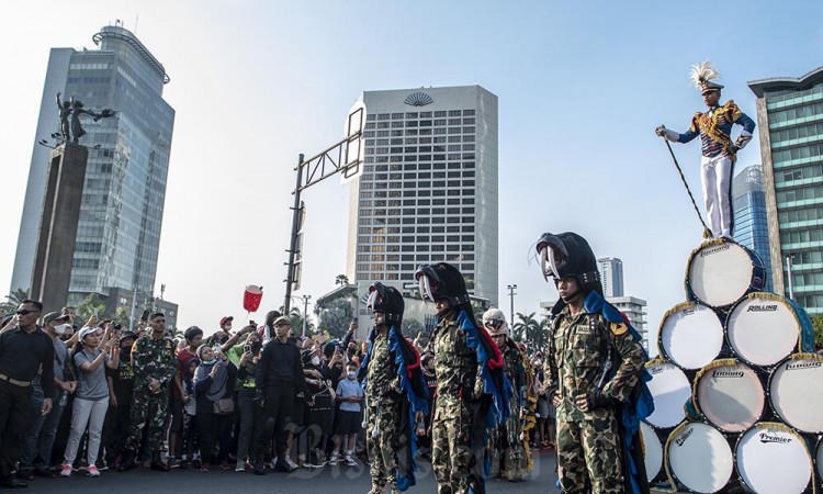 Kirab Drumband Akademi TNI