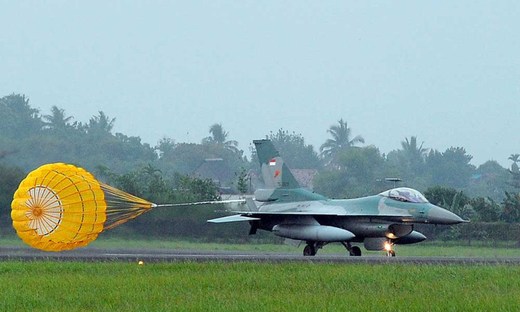 Jelang Jalak Sakit 2022, Pesawat Tempur F16 Tiba di Lanud SMH