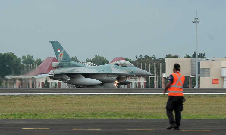 Jelang Jalak Sakit 2022, Pesawat Tempur F16 Tiba di Lanud SMH
