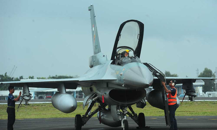 Jelang Jalak Sakit 2022, Pesawat Tempur F16 Tiba di Lanud SMH