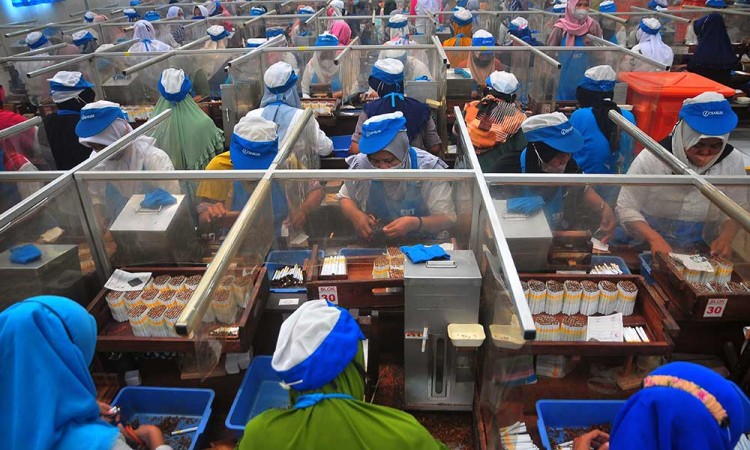Sebanyak 63.675 Pekerja Pabrik Rokok di Kudus Terima BLT Dari Dana Bagi Hasil Cukai Hasil Tembakau