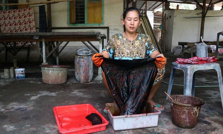 Kain Batik Colet Dari Jombang Dijual Seharga Rp3 Juta Per Dua Meter