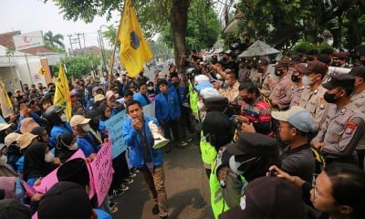 Unjuk Rasa Menolak Kenaikan Harga BBM di Jombang Berakhir Ricuh