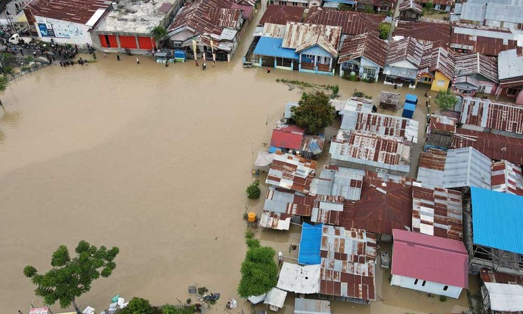 Permukiman Warga di Palu Terendam Banjir Akibat Tingginya Intensitas Hujan