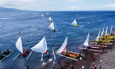 Sebanyak 77 Nelayan Ikuti Lomba Perahu Layar di Selat Bali