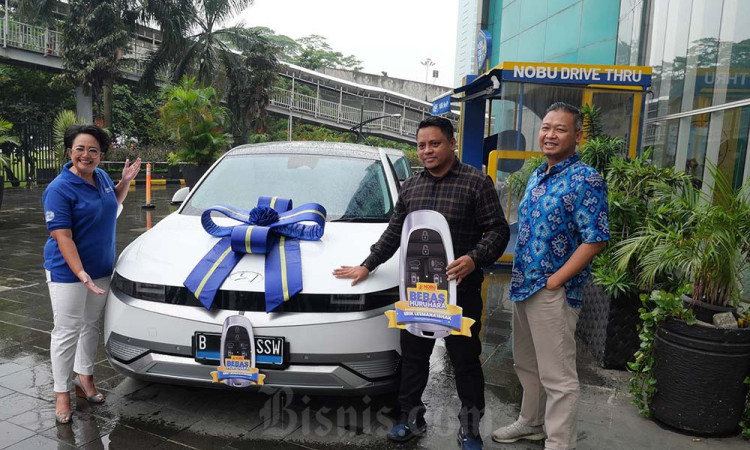 Penyerahan Hadiah Undian  Program Bebas Huru Hara Nobu Bank