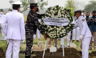 Pemakaman Pilot dan Copilot Kecelakaan Pesawat Latih Bonanza