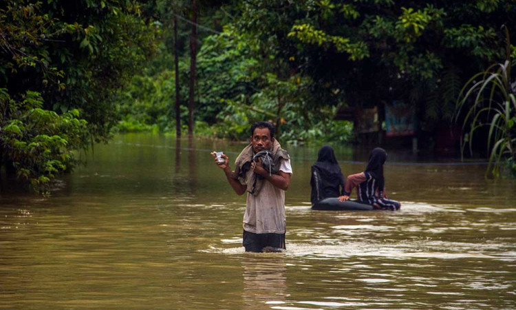 Banjir Merendam Sejumlah Desa di Kabupaten Hulu Sungai Tengah Kalimantan Selatan.