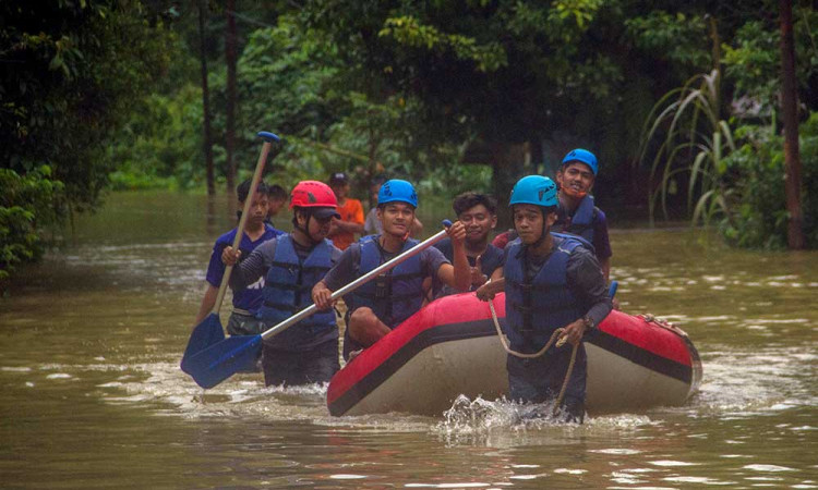 Banjir Merendam Sejumlah Desa di Kabupaten Hulu Sungai Tengah Kalimantan Selatan.