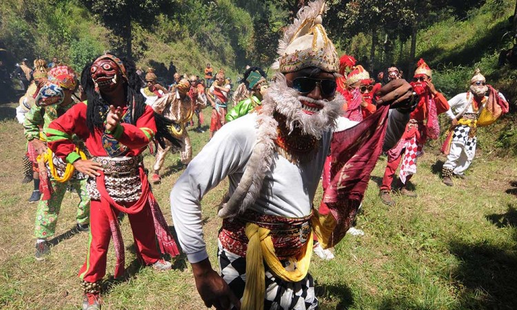 Tradisi Tuk Babon di Lereng Gunung Merbabu 