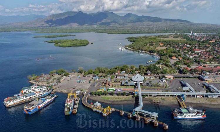 PT ASDP Indonesia Ferry Ketapang-Gilimanuk Catatkan Peningkatan Jumlah Penumpang Pada Tahun Ini