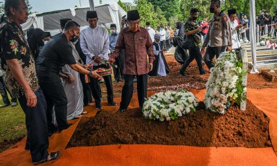 Suasana Pemakaman Ketua Dewan Pers Azyumardi Azra di TMP Kalibata