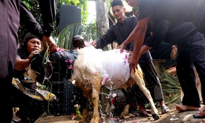 Warga Ikuti Tradisi Rabu Wekasan di Borobudur