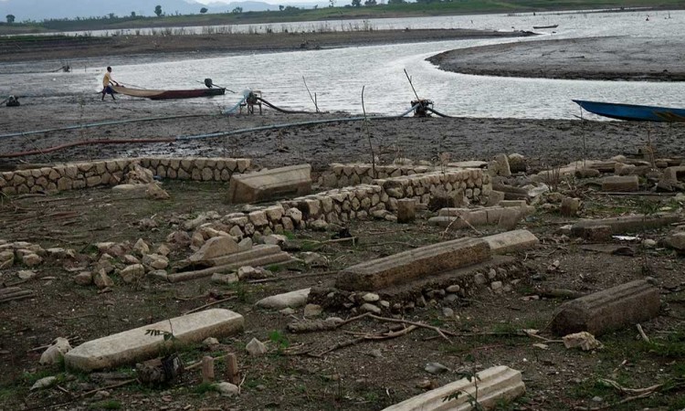 Air Waduk Gajah Mungkur Surut, Komplek Makam Tua Ditemukan Warga