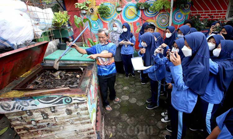 SMP Darul Hikam Ajak Siswanya Melakukan Kegiatan Belajar Langsung di Alam
