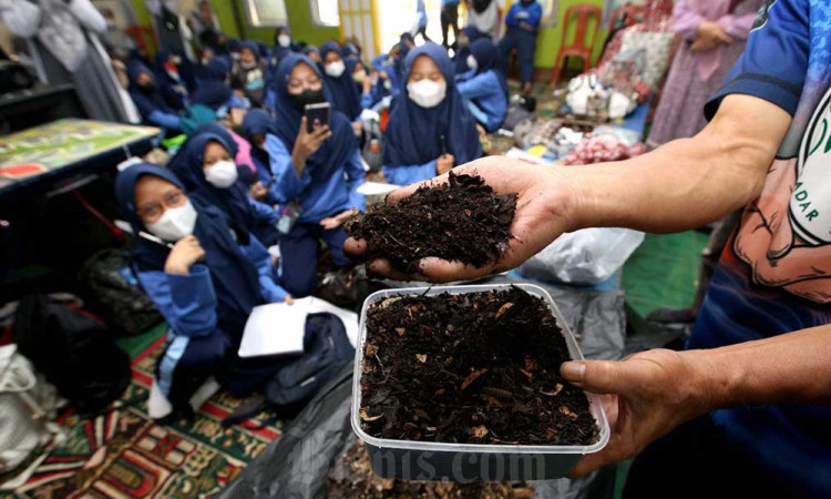 SMP Darul Hikam Ajak Siswanya Melakukan Kegiatan Belajar Langsung di Alam