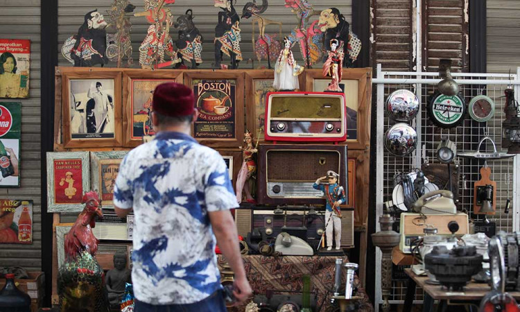 Sejumlah Barang Antik dan Kuno Ditampilkan di Pameran Indonesia Vintage Festival