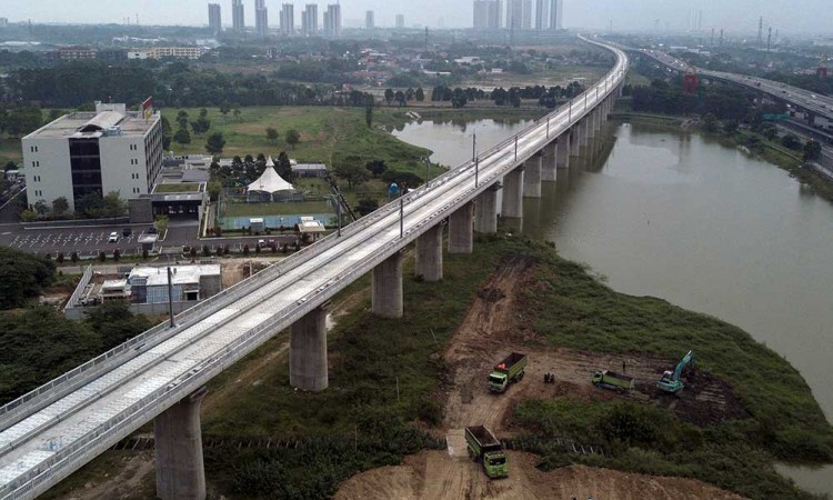 Proyek Kereta Cepat Jakarta-Bandung (KCJB) Ditargetkan Selesai Pada Juli 2023
