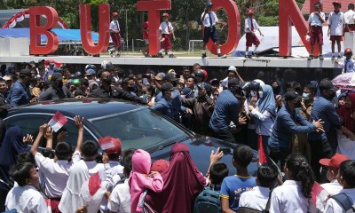 Presiden Jokowi Berikan Langsung BSU dan BLT Kepada Masyarakat di Buton