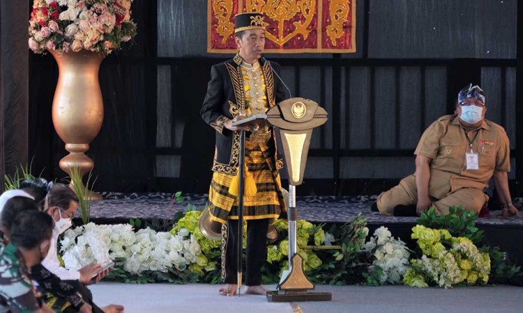 Presiden Jokowi Dianugrahi Gelar Adat dan Budaya Dari Sultan Buton ke-40