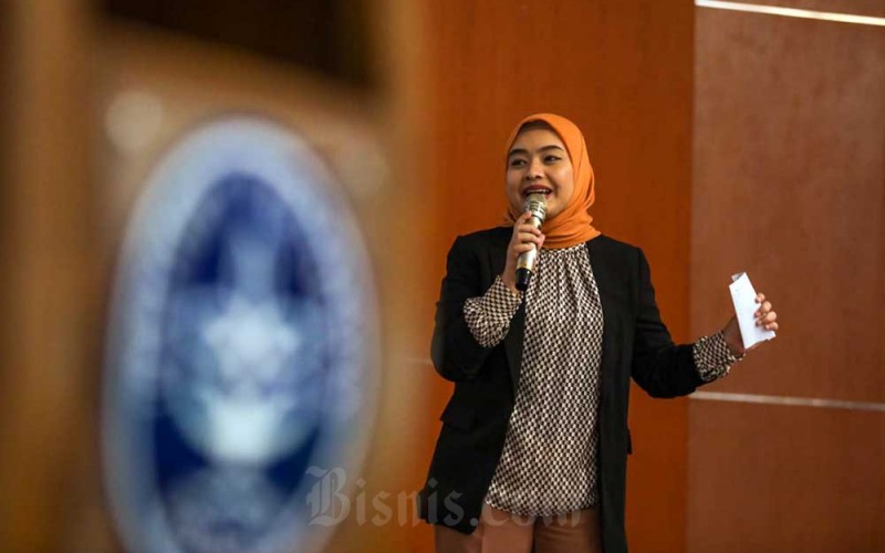 Financial Planner Widya Prima memberikan pemaparan dalam acara Bisnis Indonesia Goes to Campus (BGTC) 2022 di kampus IPB, Bogor, Jawa Barat, Kamis (29/9/2022). Bisnis/Himawan L Nugraha