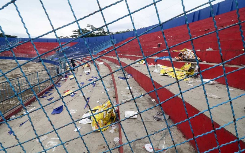 Suasana Stadion Kanjuruhan pascakerusuhan di Malang, Jawa Timur, Senin (3/10/2022). Pascakerusuhan Stadion Kanjuruhan masih ditutup untuk umum. ANTARA FOTO/Prasetia Fauzani