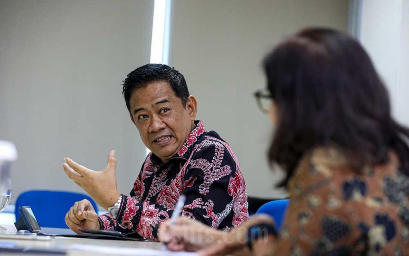 Direktur Utama PT Krakatau Bandar Samudera Akbar Djohan memberikan penjelasan saat kunjungan ke kantor redaksi Bisnis Indonesia di Jakarta, Senin (3/10/2022). Bisnis/Abdurachman
