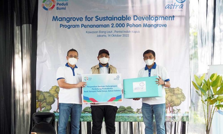 Asuransi Astra Melanjutkan Rangkaian Estafet Peduli Bumi di DKI Jakarta