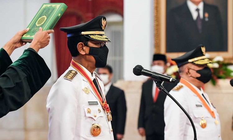Presiden Jokowi Lantik Sri Sultan Hamengku Buwono X Sebagai Gubernur DIY