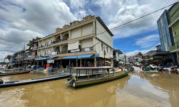 Banjir Rendam Sejumlah Daerah di Kabupaten Sintang