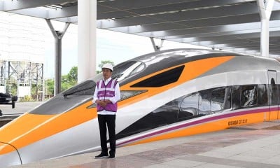 Presiden Jokowi Tinjau Proyek Kereta Cepat Jakarta Bandung