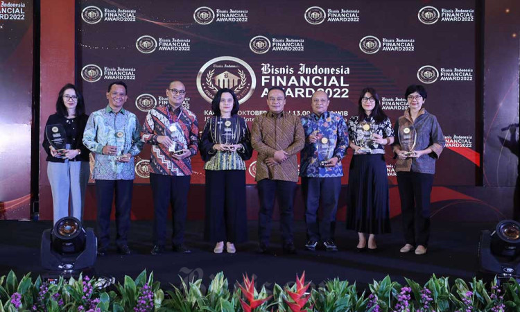 Bisnis Indonesia Berikan 34 Penghargaan Kepada Perusahaan di Sektor Kuangan Dalam Ajang BIFA 2022