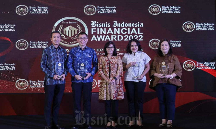 Bisnis Indonesia Berikan 34 Penghargaan Kepada Perusahaan di Sektor Kuangan Dalam Ajang BIFA 2022